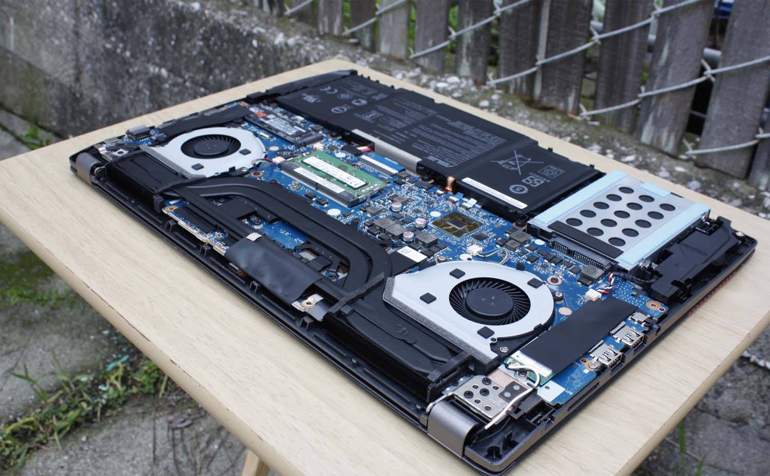 Замена или ремонт видеочипа ноутбука Compaq в Петергофе