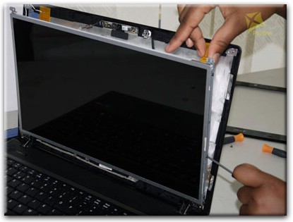 Замена экрана ноутбука Emachines в Петергофе